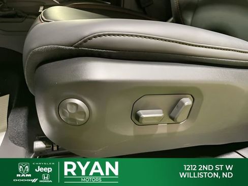 New 2026 Jeep Wrangler Unlimited Rubicon AWD/4WD image 27