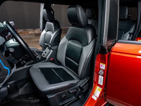 Used 2023 Ford Bronco Black Diamond w/ Sasquatch Package image 36