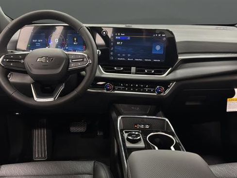 New 2026 Chevrolet Equinox LT w/ Convenience Package II image 4