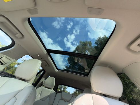 Certified 2023 Volvo XC90 B6 Plus w/ Protection Package Premier AWD/4WD image 23