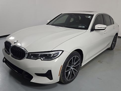 Used 2021 BMW 330i xDrive Sedan w/ Convenience Package image 3