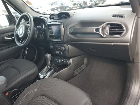 Used 2022 Jeep Renegade Altitude w/ Convenience Group AWD/4WD image 17