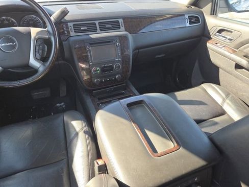 Used 2014 GMC Yukon Denali image 32