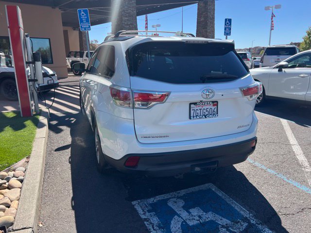 Used 2015 Toyota Highlander XLE AWD/4WD image 12