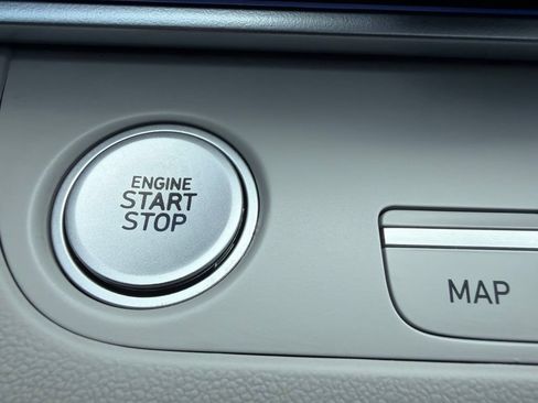 Used 2024 Hyundai Elantra Limited FWD image 37