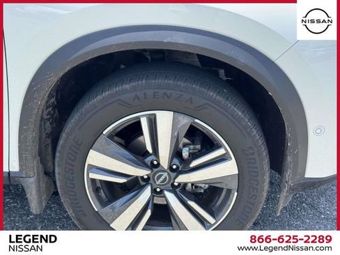 Certified 2023 Nissan Rogue Platinum AWD/4WD image 8