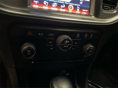 Used 2014 Dodge Charger R/T image 32