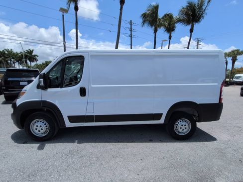 Used 2025 RAM ProMaster 2500 w/ Convenience Group FWD image 8