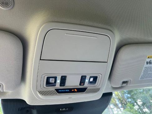 Used 2025 Ford Explorer Active image 24