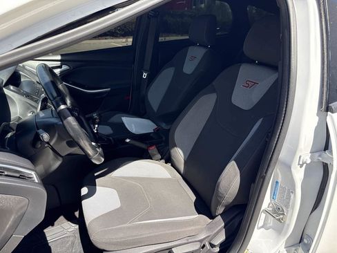 Used 2018 Ford Focus ST FWD image 19