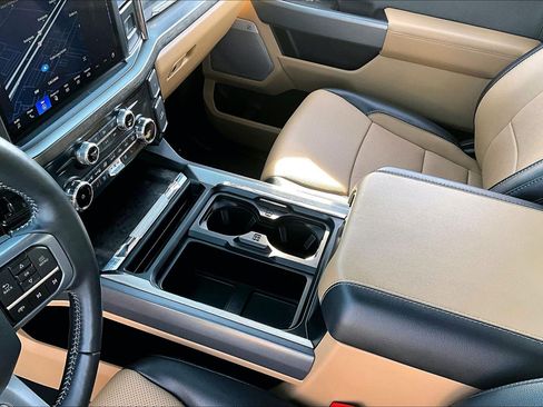 Used 2024 Ford F250 Lariat w/ Tremor Off-Road Package image 19