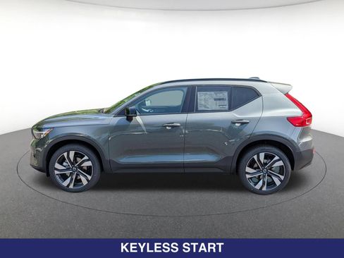 New 2026 Volvo XC40 B5 Plus w/ Climate Package AWD/4WD image 10