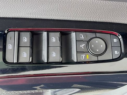 New 2026 Nissan Pathfinder Platinum image 17