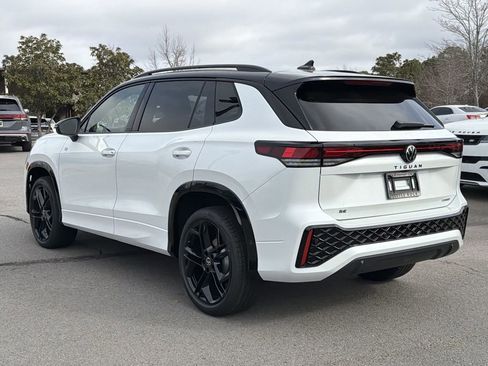 New 2026 Volkswagen Tiguan SE R-Line image 3