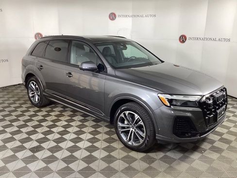 Used 2025 Audi Q7 2.0T Premium Plus w/ Premium Plus Package image 3