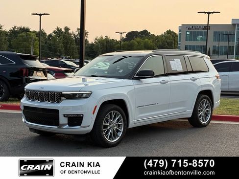 Used 2025 Jeep Grand Cherokee L Summit w/ Luxury Tech Group V AWD/4WD image 3