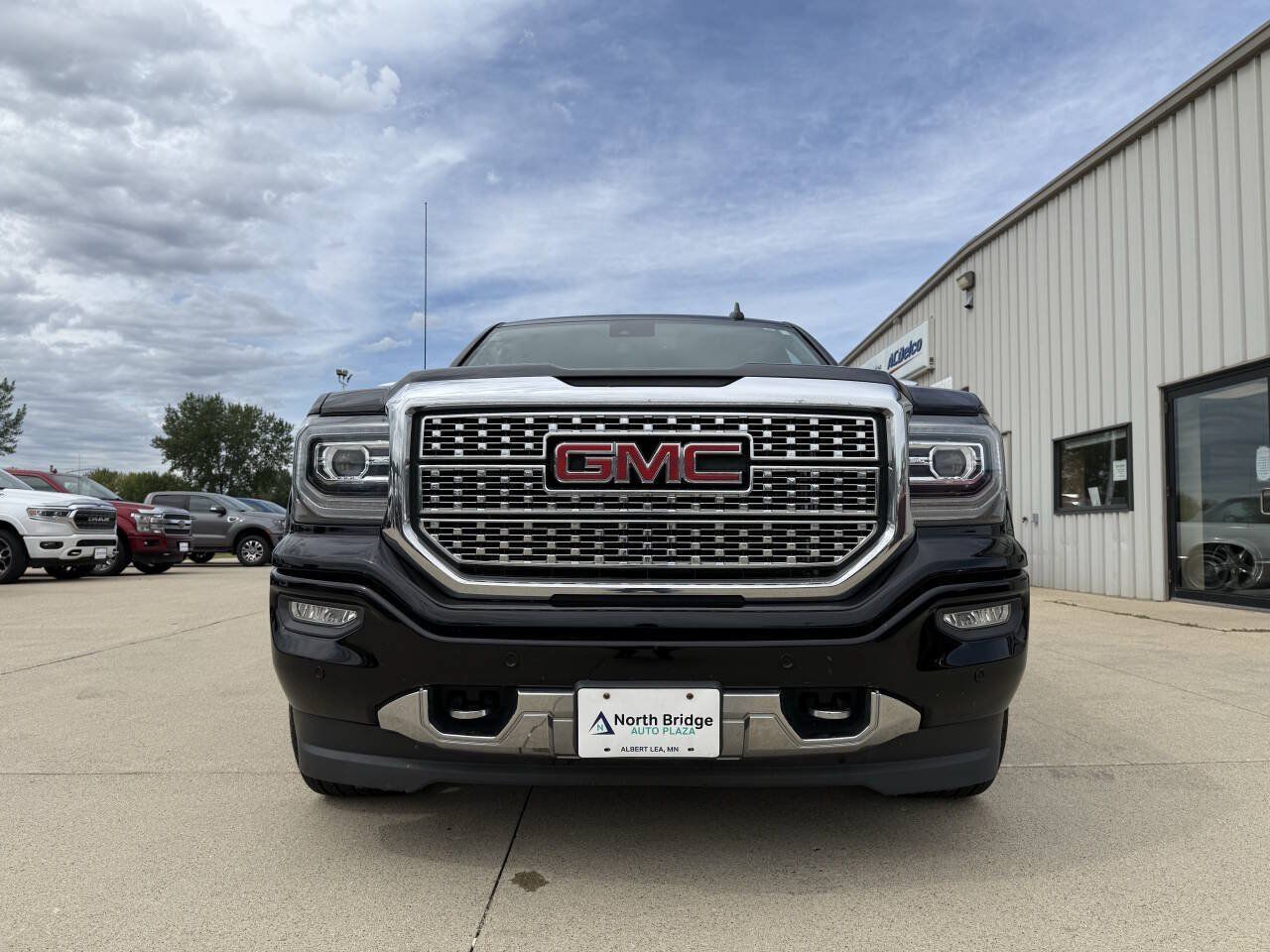 Used 2018 GMC Sierra 1500 Denali w/ Denali Ultimate Package AWD/4WD image 29