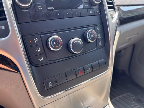Used 2011 Jeep Grand Cherokee Laredo w/ Security & Convenience Group AWD/4WD image 26