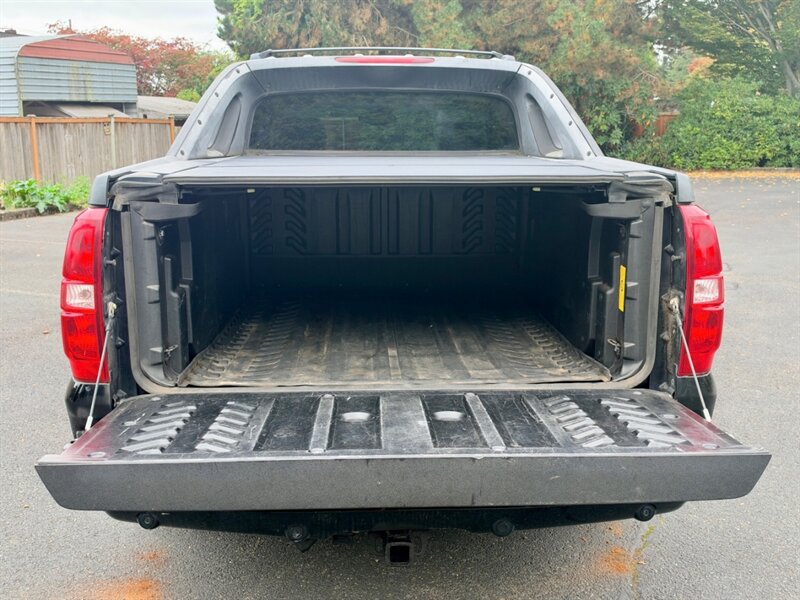 Used 2007 Chevrolet Avalanche LTZ AWD/4WD image 7