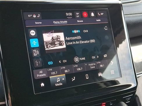 Used 2022 Jeep Grand Cherokee Laredo w/ Luxury Tech Group I AWD/4WD image 3