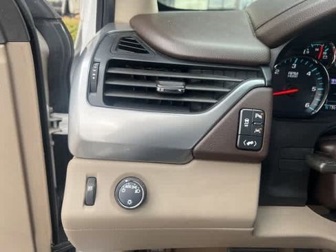 Used 2020 Chevrolet Suburban LT image 5