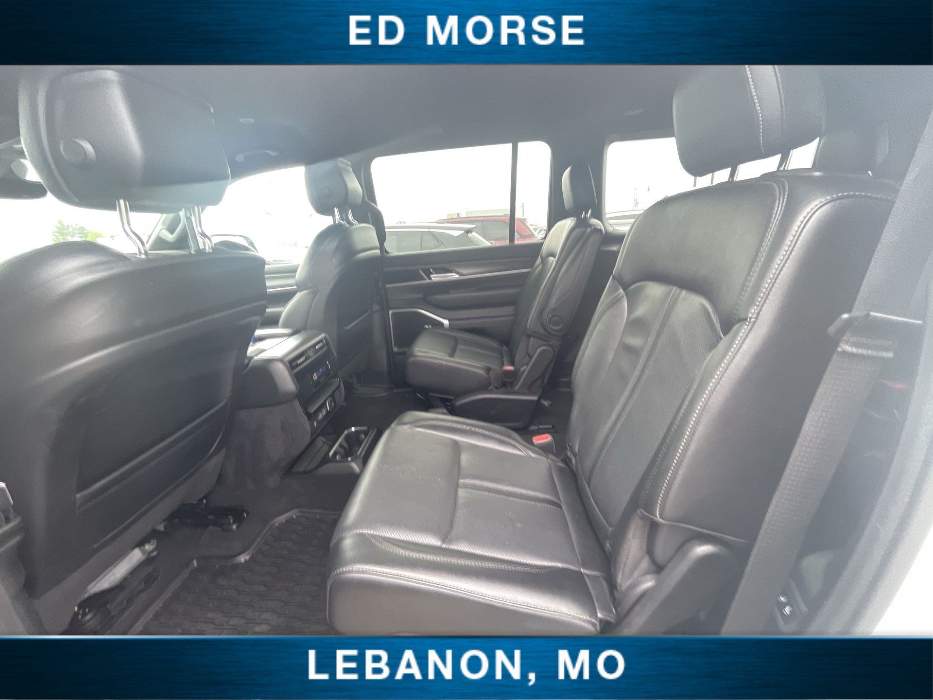 Used 2024 Jeep Wagoneer Series III AWD/4WD image 24