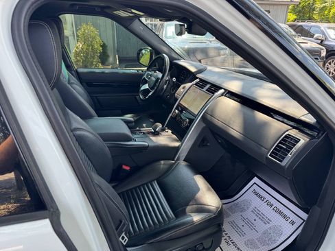 Used 2022 Land Rover Discovery S AWD/4WD image 15
