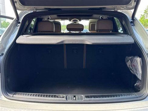 New 2025 Porsche Macan image 27