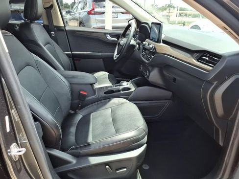 Used 2020 Ford Escape Titanium FWD image 19