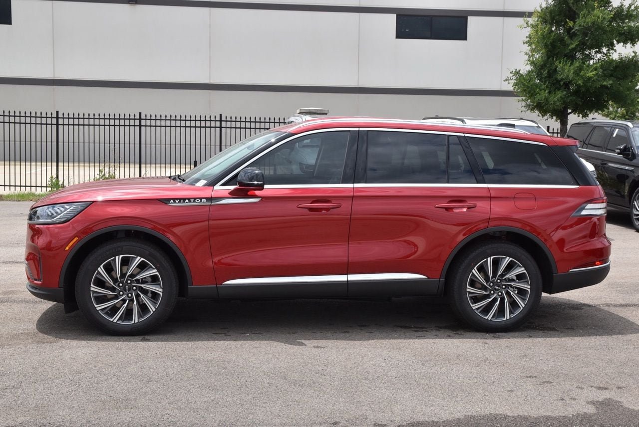 New 2026 Lincoln Aviator AWD image 11