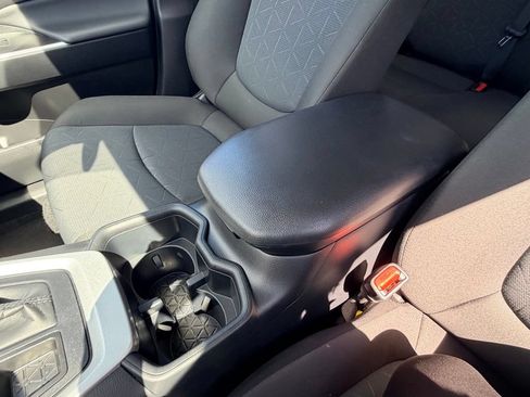 Used 2025 Toyota RAV4 XLE AWD/4WD image 20