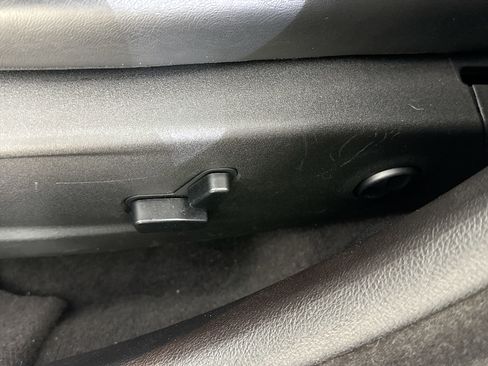 Used 2016 Chrysler 300 C Platinum w/ Safetytec Plus Group image 22