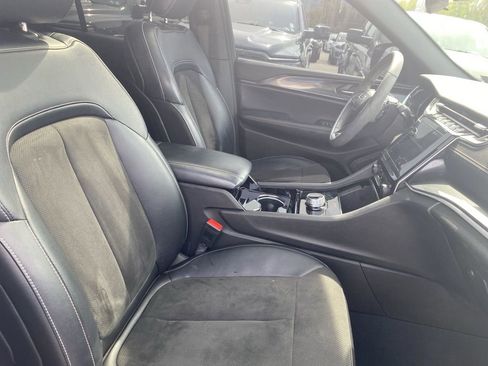 Used 2023 Jeep Grand Cherokee Altitude image 9