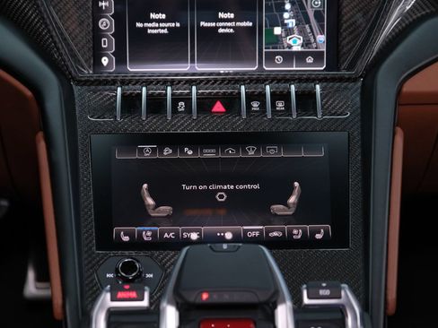Used 2023 Lamborghini Urus S AWD/4WD image 45