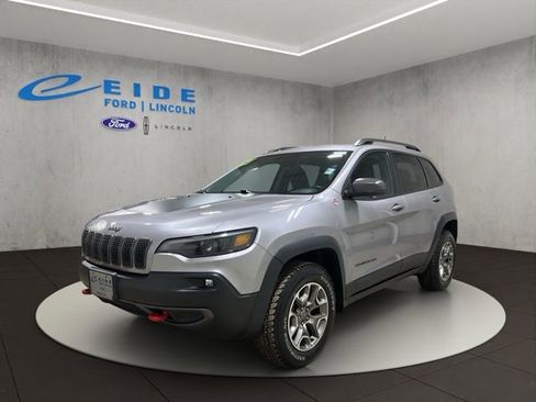 Used 2021 Jeep Cherokee Trailhawk image 2