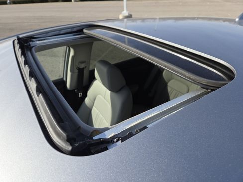 Used 2023 Honda HR-V EX-L image 3