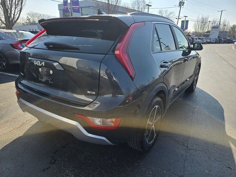 Used 2025 Kia Niro EX FWD image 7