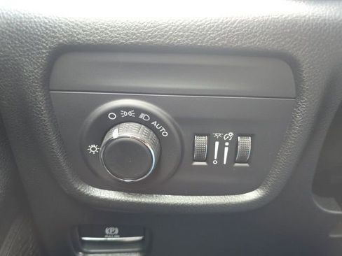 New 2026 Jeep Grand Cherokee Laredo image 11