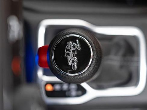 Used 2025 Jeep Gladiator Sport image 50