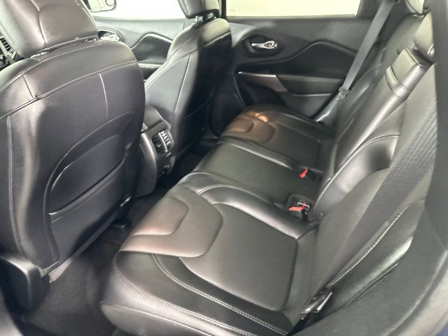 Used 2019 Jeep Cherokee Limited AWD/4WD image 23