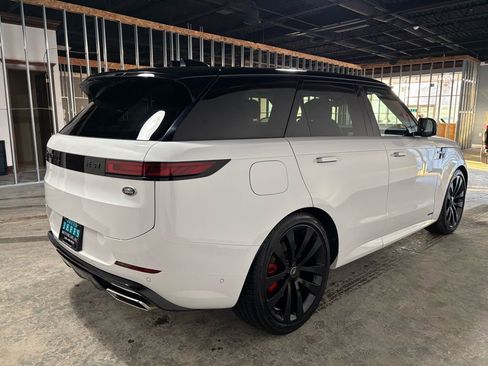 Used 2023 Land Rover Range Rover Sport Autobiography AWD/4WD image 4
