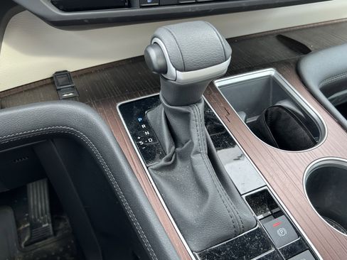 Used 2023 Toyota Sienna XLE image 26