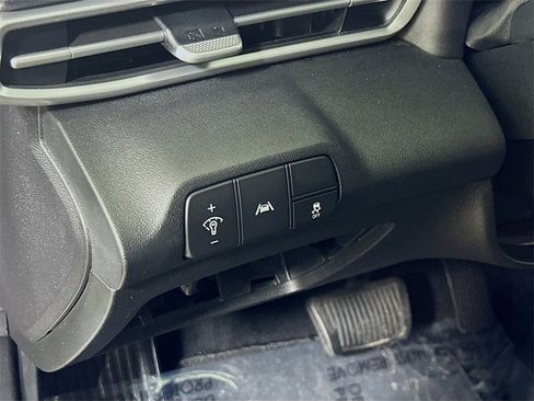 Used 2022 Hyundai Elantra SEL image 17