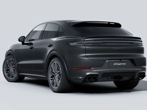 New 2026 Porsche Cayenne GTS image 3