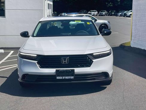 Used 2025 Honda Accord SE image 2