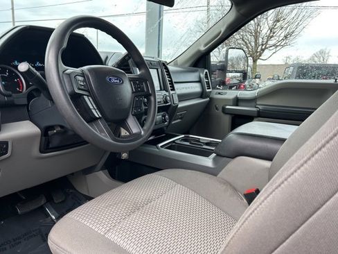 Used 2022 Ford F350 XLT w/ XLT Premium Package image 18