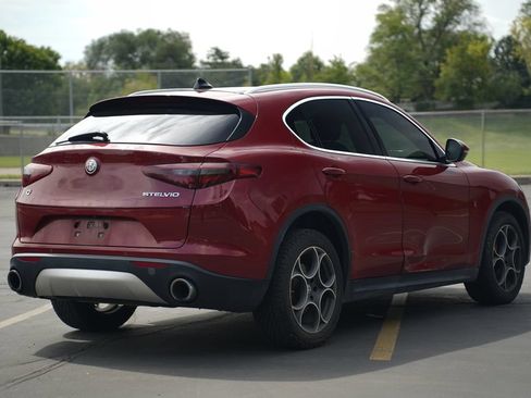 Used 2018 Alfa Romeo Stelvio Ti AWD/4WD image 5