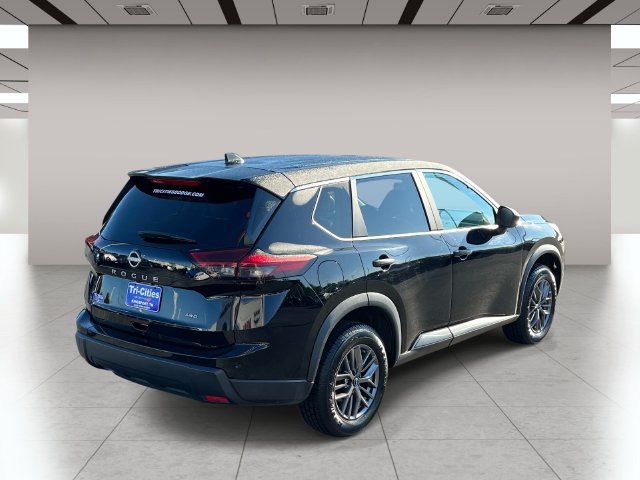 Used 2024 Nissan Rogue S AWD/4WD image 3