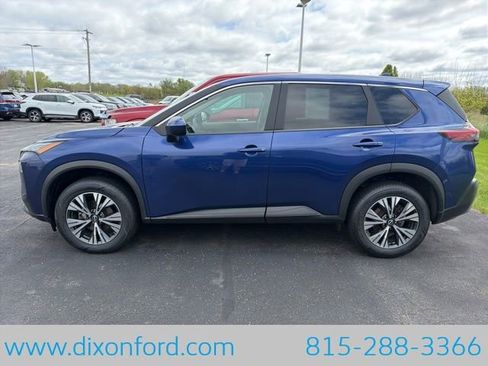 Used 2023 Nissan Rogue SV FWD image 2