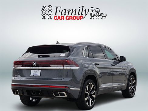 Used 2025 Volkswagen Atlas Cross Sport SEL Premium R-Line image 4